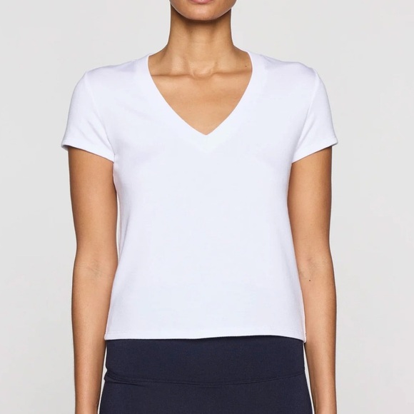 Chicos Classic White V-Neck Cap Sleeve Women's Top Size O/-Small - Picture 8 of 8